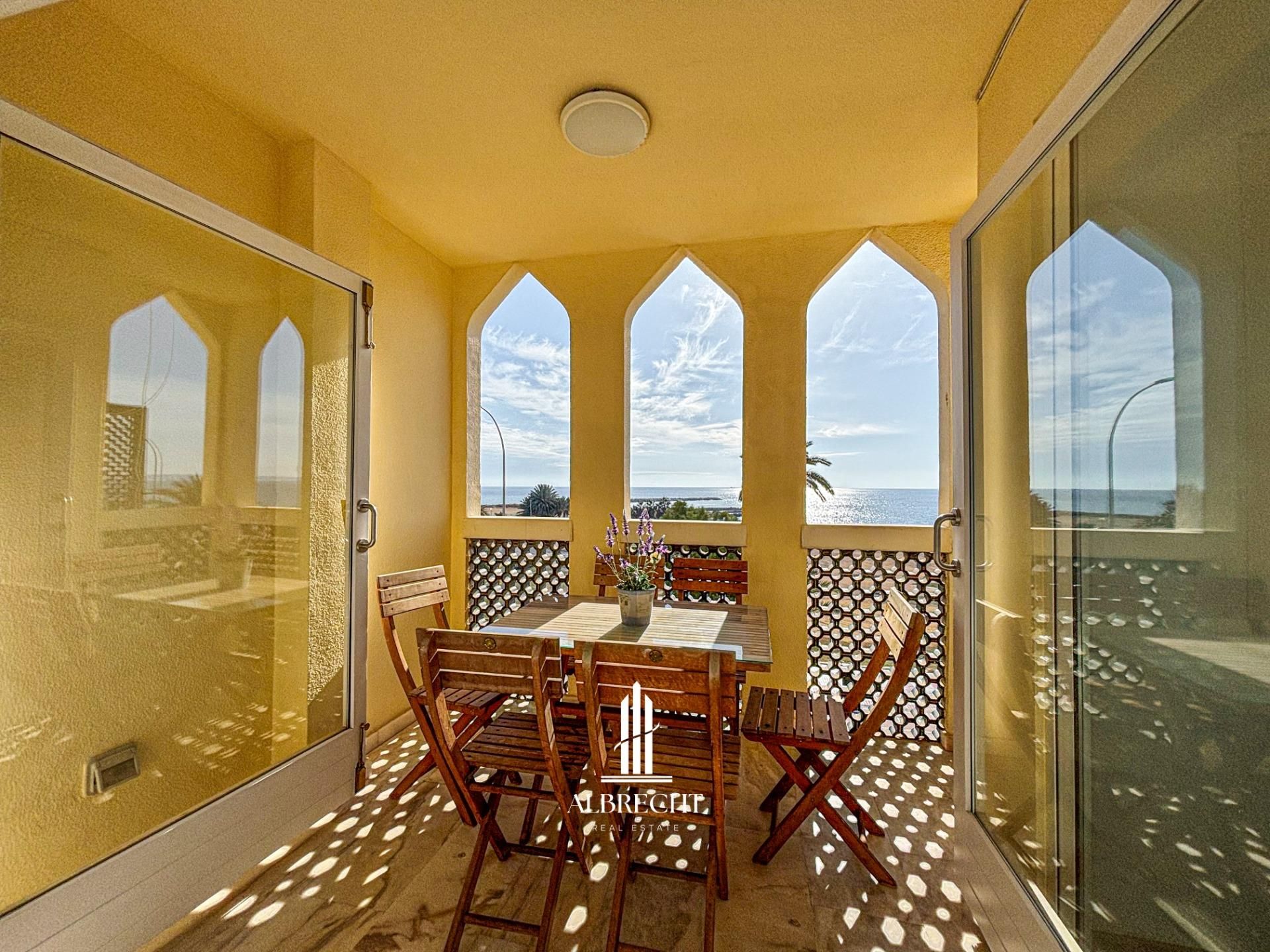 Dormitori de Apartament de lloguer en Santa Pola amb Moblat, Balcó i Piscina comunitària