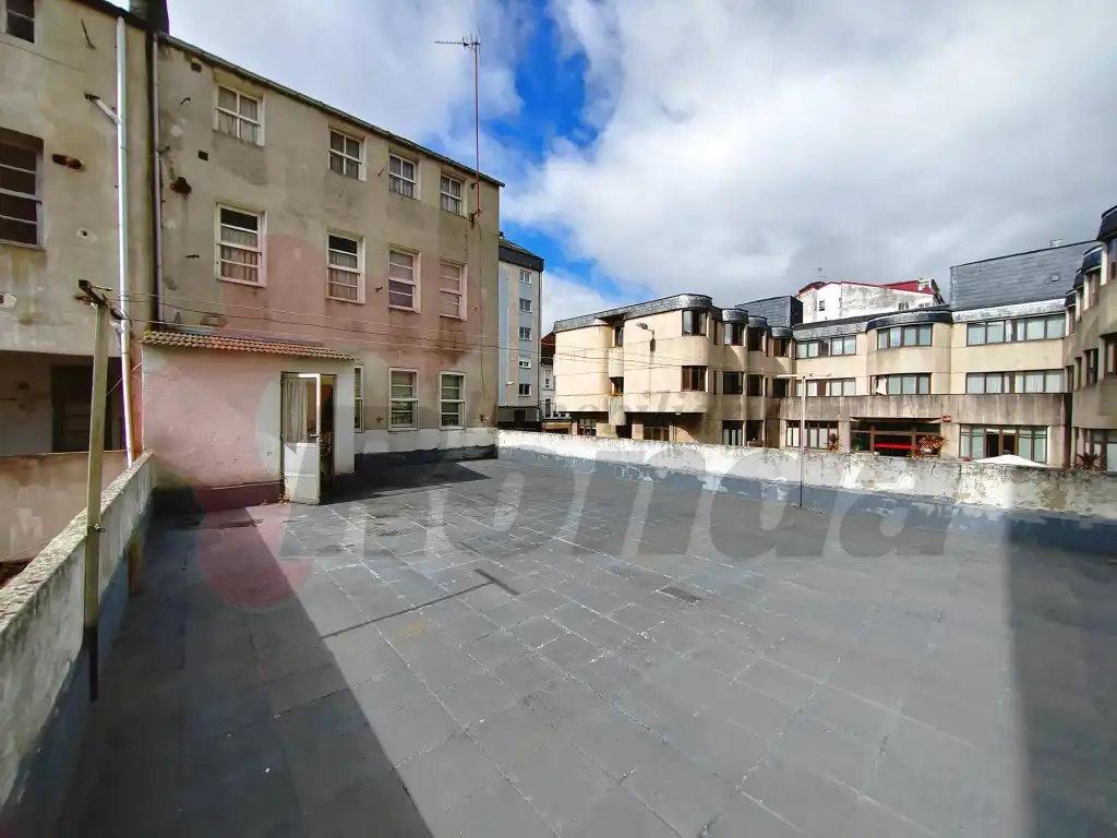 Vista exterior de Edificio en venta en Lugo
