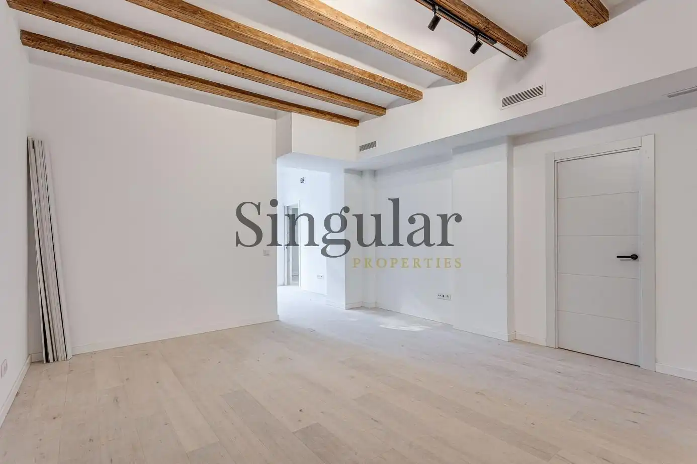 Sala d'estar de Dúplex en venda en Barcelona amb Aire condicionat, Calefacció i Jardí privat