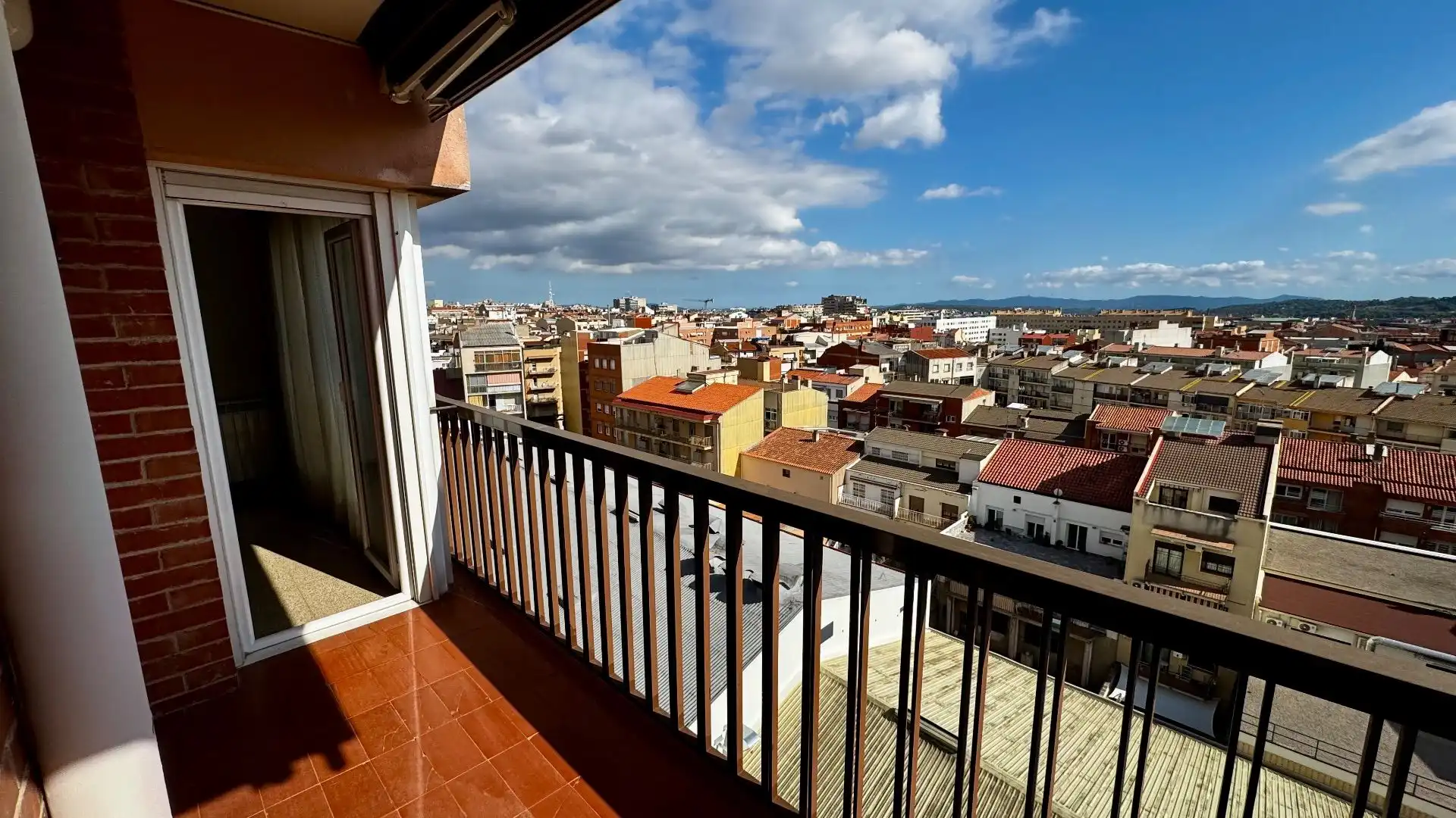 Vista exterior de Ático en venta en Terrassa con Aire acondicionado, Calefacción y Terraza