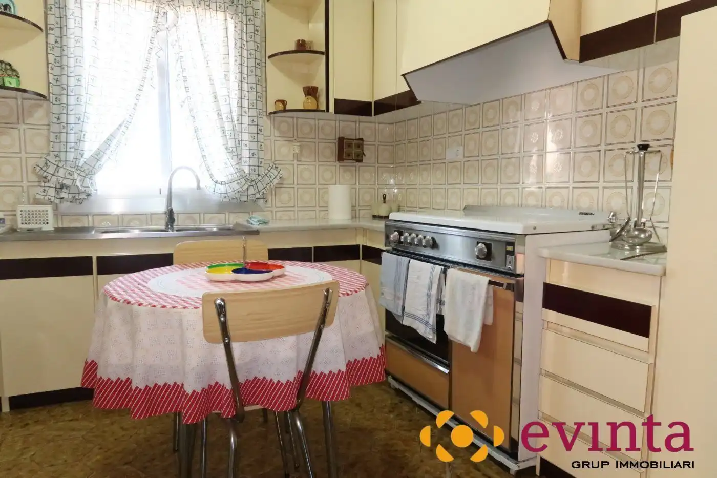 Cocina de Casa o chalet en venta en Vallirana con Calefacción, Jardín privado y Trastero