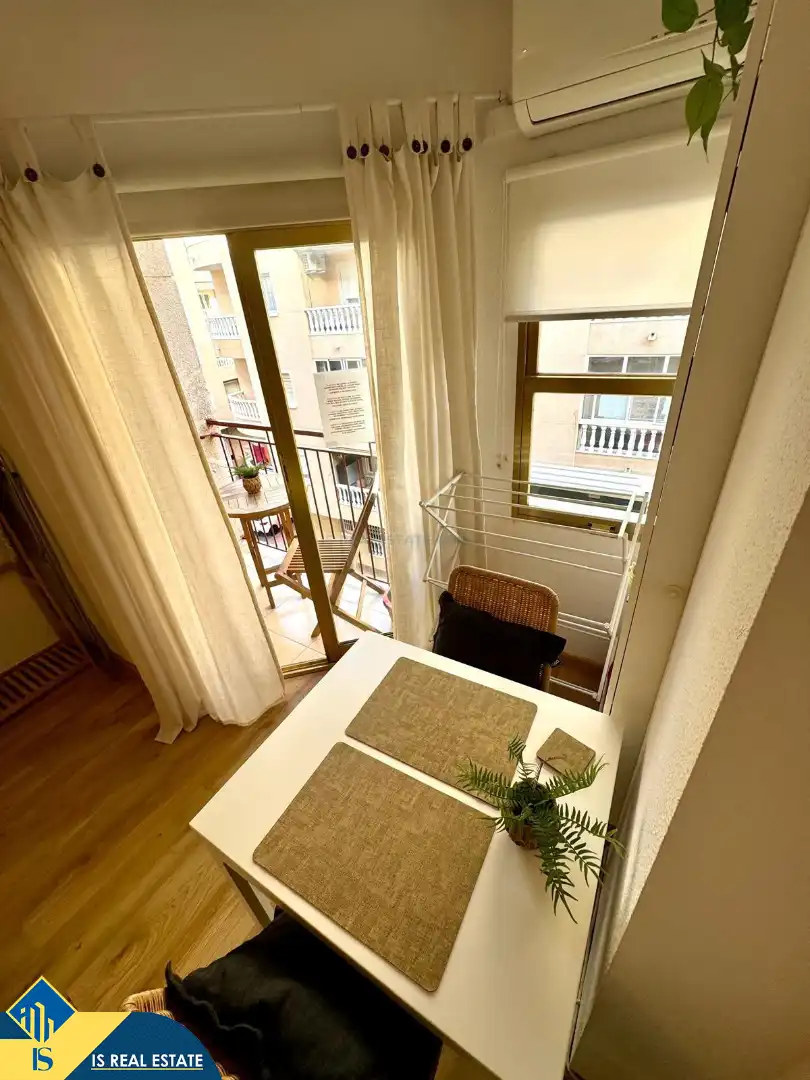 Terrasse von Wohnung zur Miete in Torrevieja mit Klimaanlage, Heizung und Terrasse