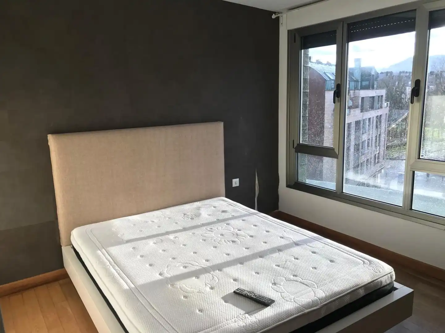 Habitación de Dúplex en venta en Torrelavega  con Aire acondicionado y Calefacción
