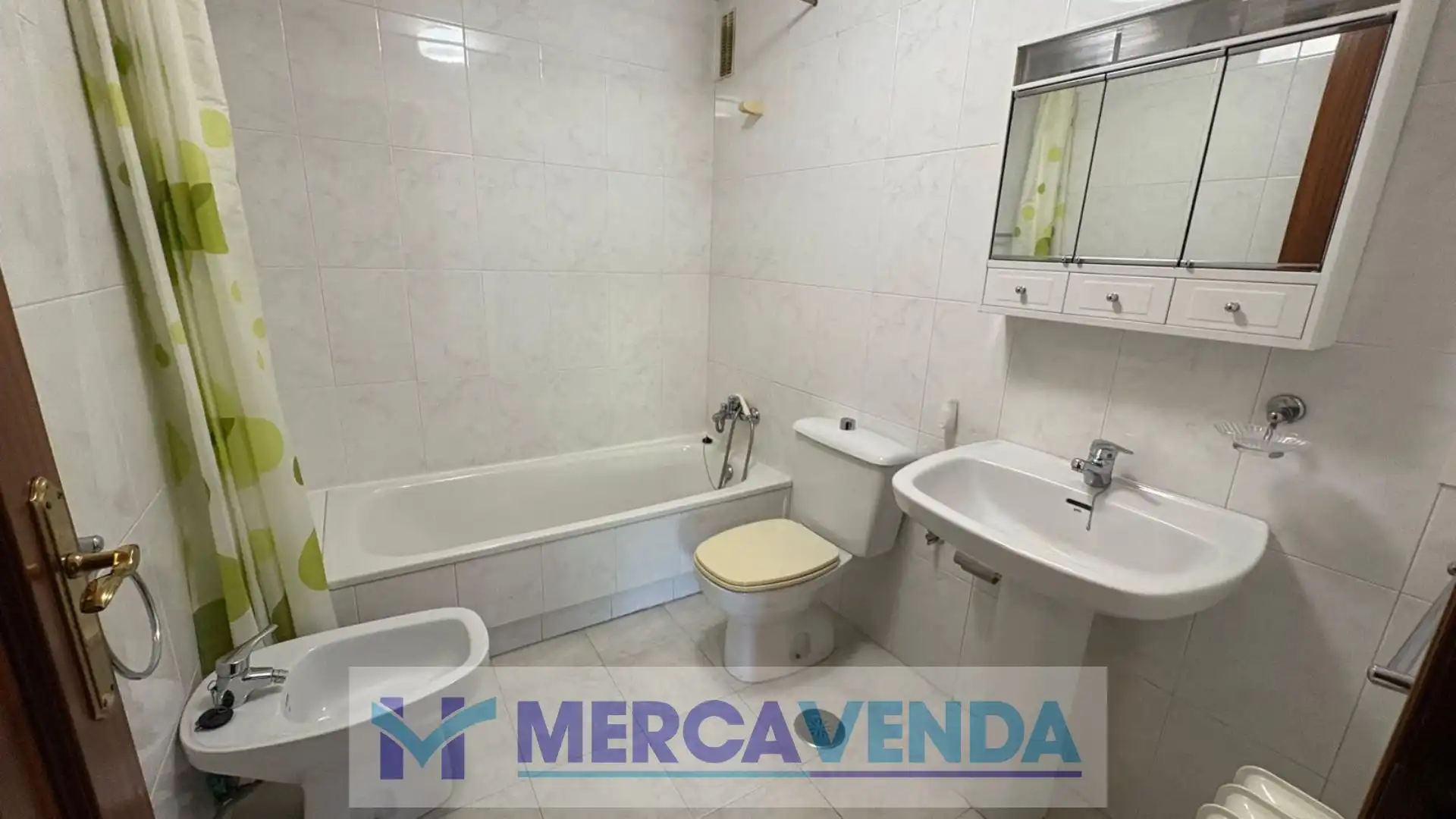 Baño de Piso en venta en Mondariz-Balneario con Calefacción, Jardín privado y Amueblado