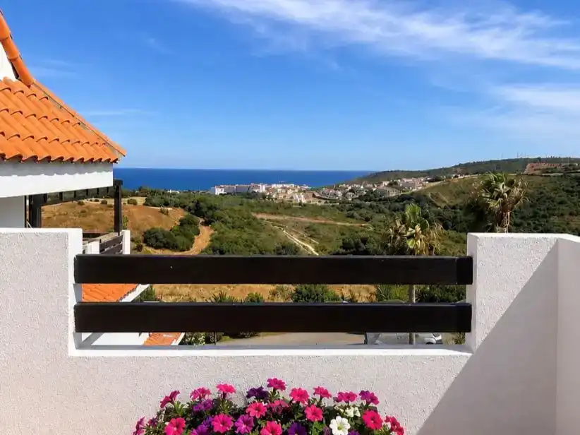 Vista exterior de Àtic en venda en Manilva amb Piscina i Balcó