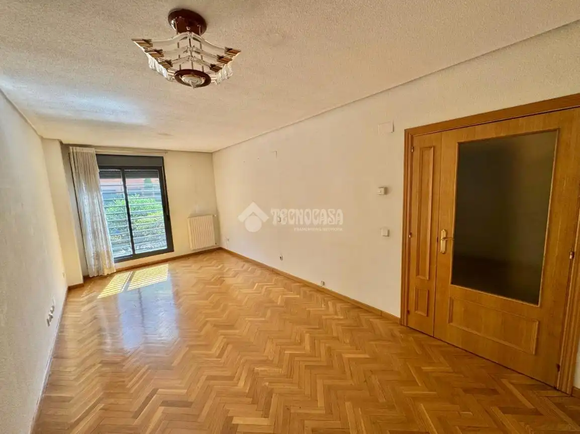 Living room of Flat for sale in Madrid  with Heating and Community pool