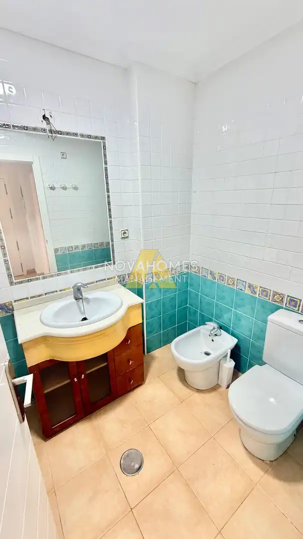 Bany de Apartament en venda en Cartagena amb Aire condicionat, Terrassa i Piscina