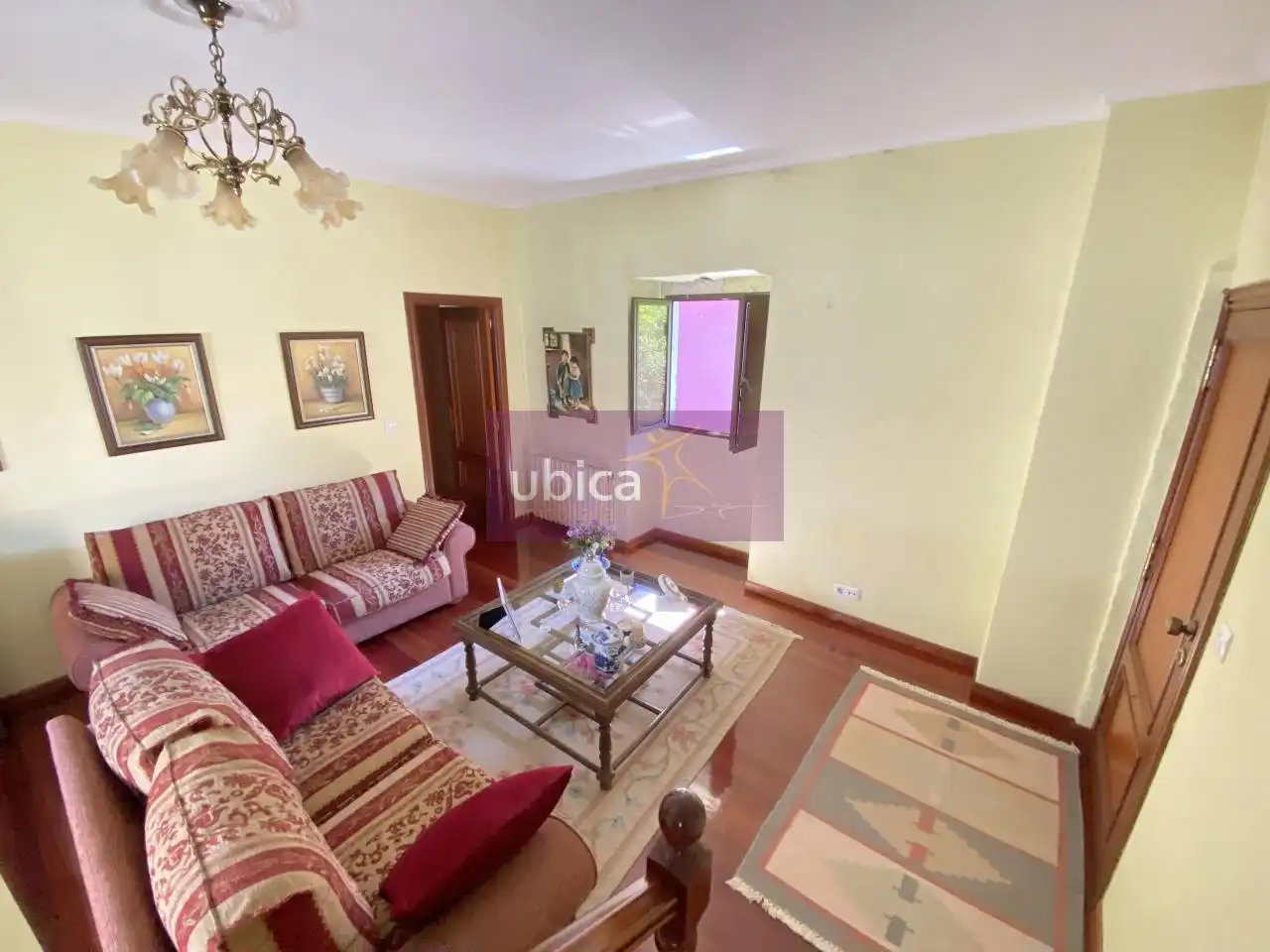 Sala de estar de Casa adosada en venta en Arbo con Calefacción y Balcón