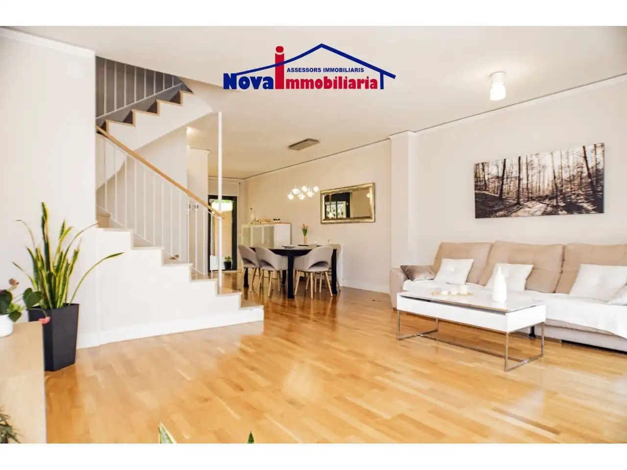 Wohnzimmer von Haus oder Chalet zum Verkauf in Sant Esteve Sesrovires mit Klimaanlage, Heizung und Privatgarten