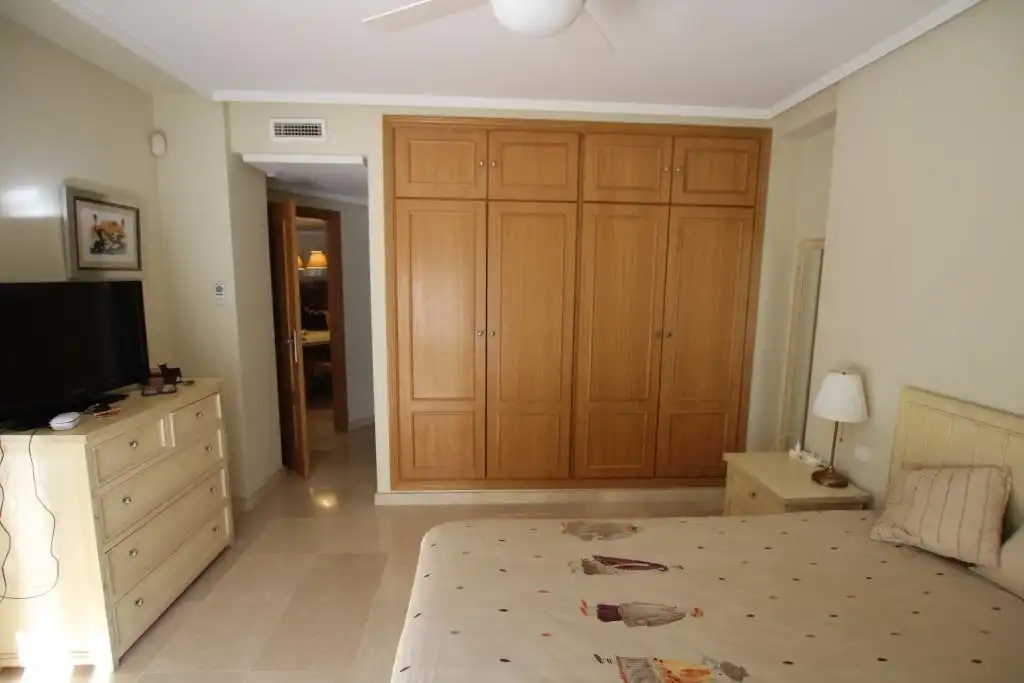 Dormitori de Apartament en venda en Sanlúcar de Barrameda amb Aire condicionat, Jardí privat i Parquet