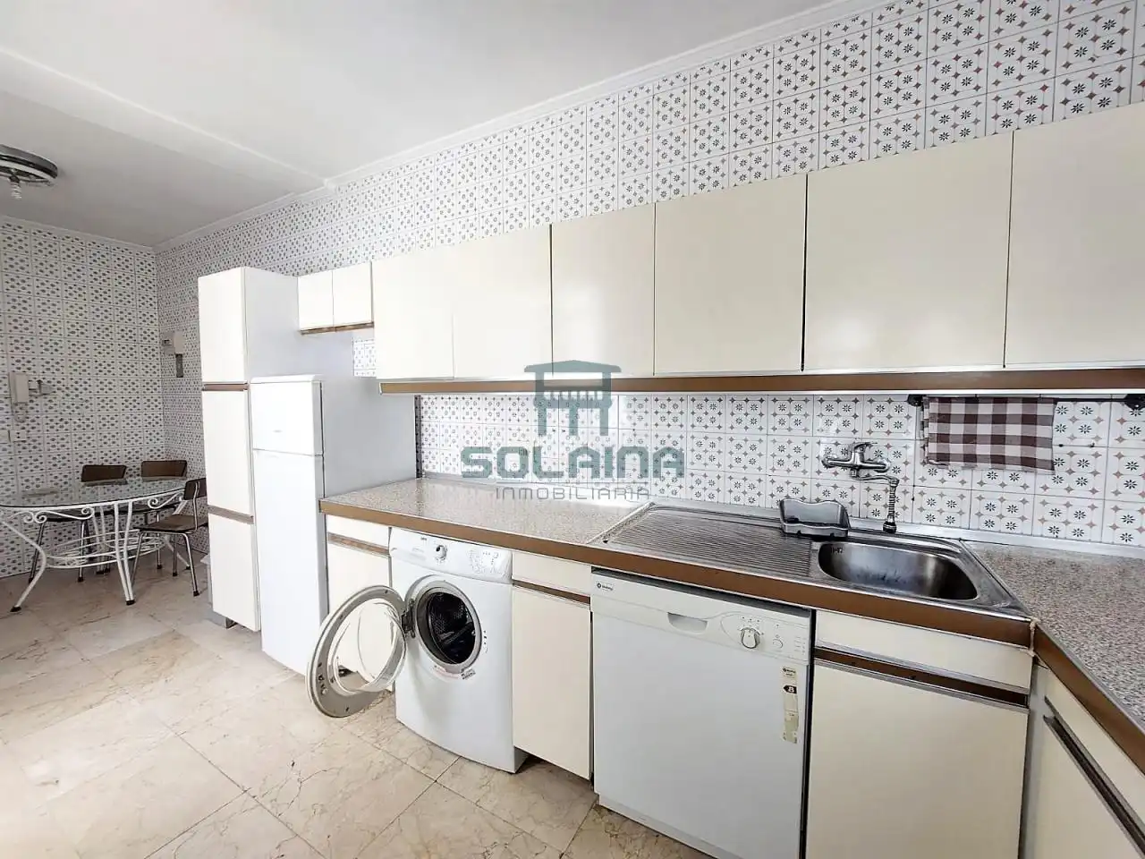 Cocina de Piso en venta en Ourense Capital  con Calefacción, Parquet y Balcón