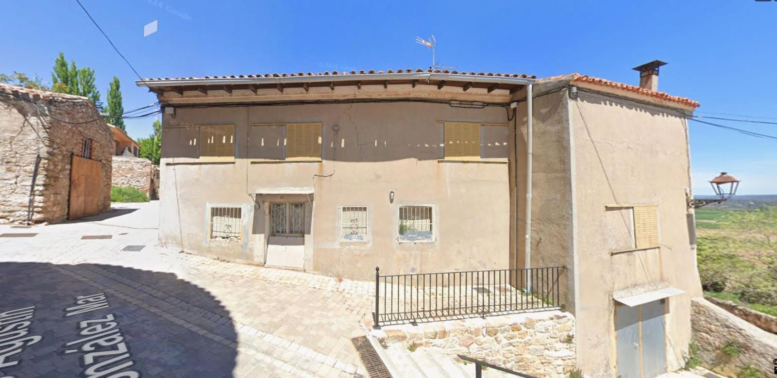 Vista exterior de Casa adosada en venda en Atienza amb Calefacció