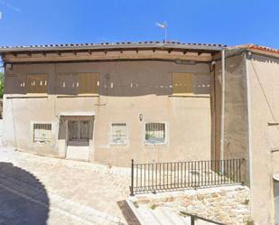 Vista exterior de Casa adosada en venda en Atienza amb Calefacció