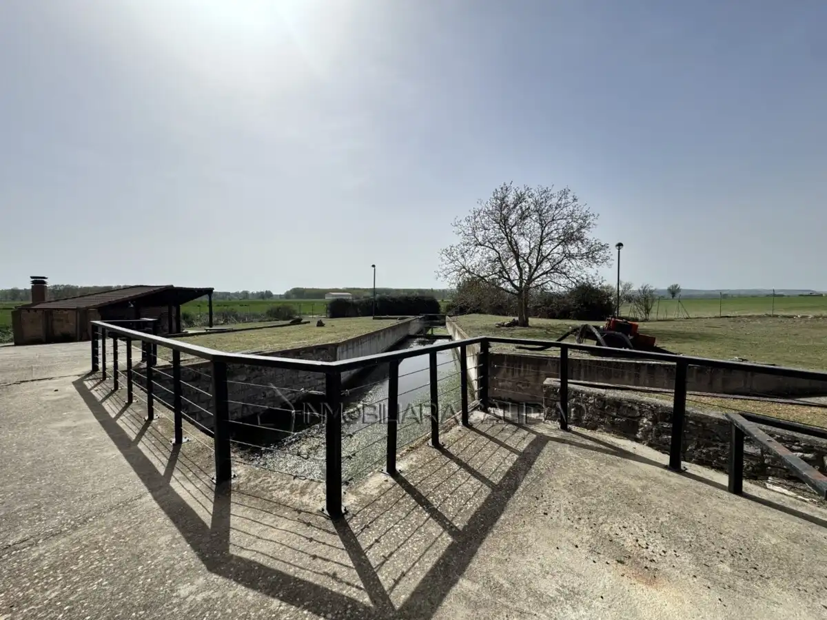 Vista exterior de Casa o chalet en venta en Burgos con Calefacción