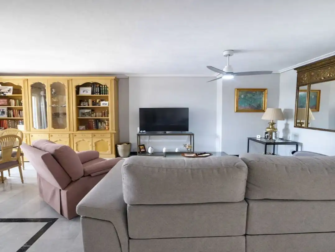 Sala d'estar de Dúplex en venda en Barrio Bajo