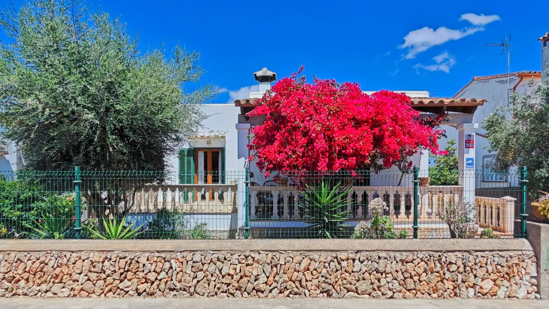 Vista exterior de Casa o xalet en venda en Felanitx amb Aire condicionat, Jardí privat i Terrassa