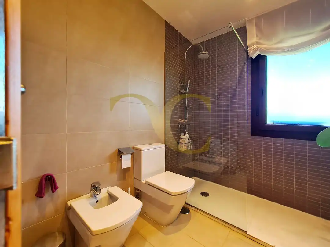 Baño de Casa o chalet en venta en Siero con Calefacción, Terraza y Trastero