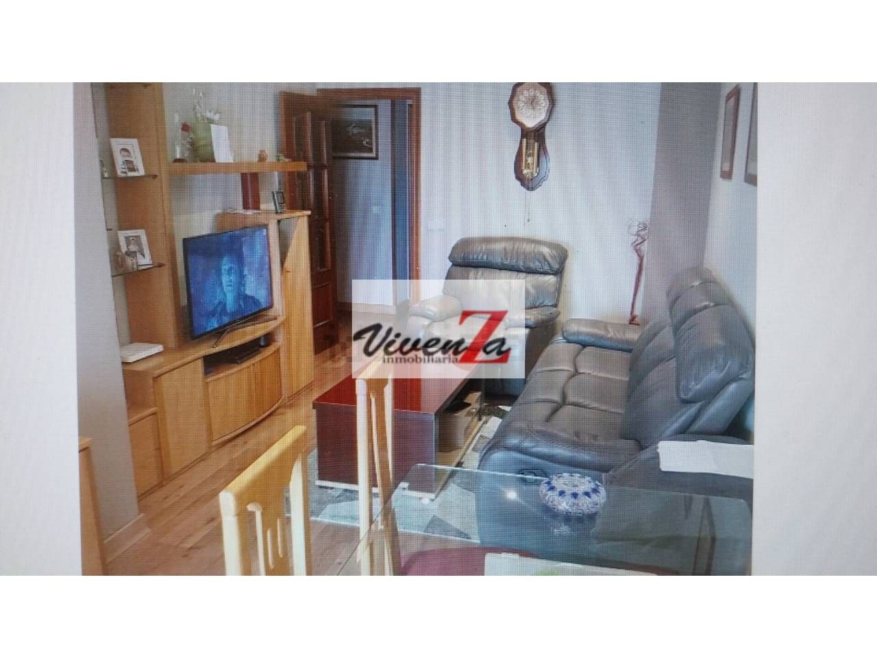 Living room of Flat for sale in Zamora Capital   with Parquet flooring, Storage room and Furnished