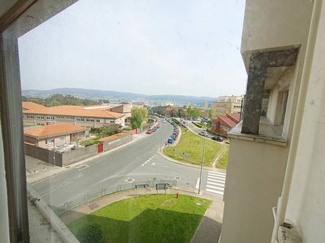 Piso en Venta en Avenida de Castelao en Caranza