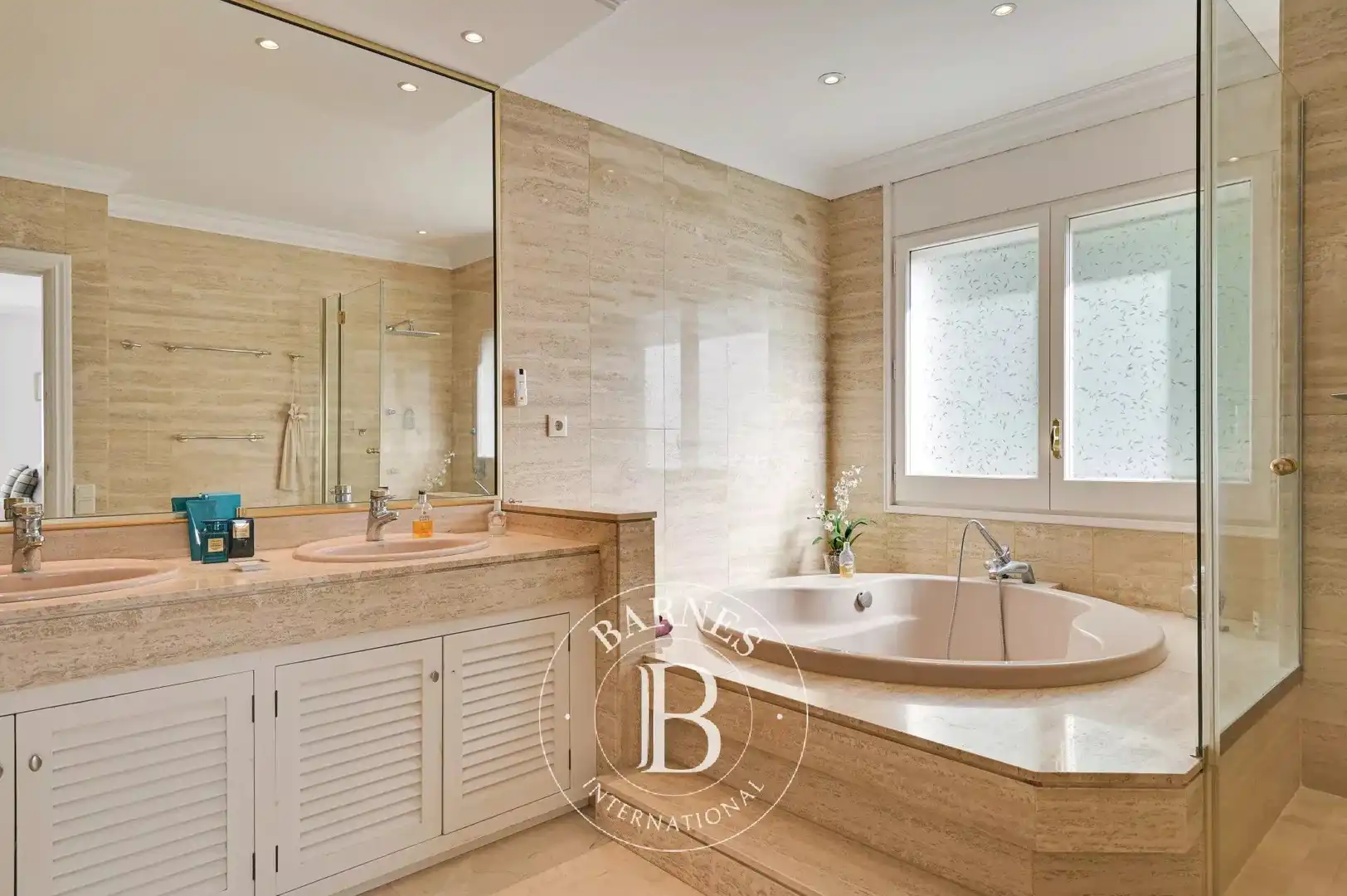 Bathroom of Houses for sale in Cabrils  with Air Conditioner, Heating and Private garden