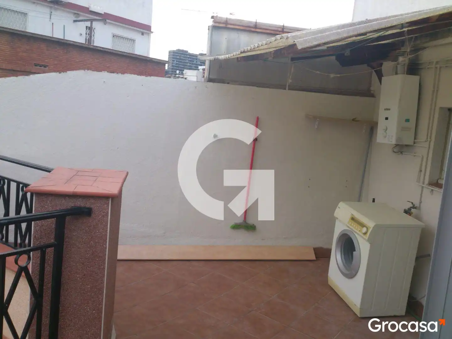Flat for sale in L'Hospitalet de Llobregat  with Terrace and Oven