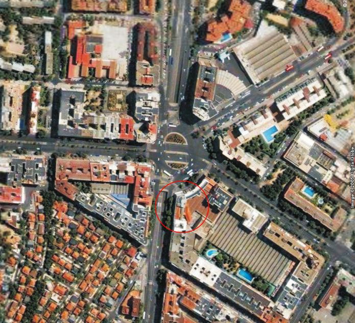 Exterior view of Building for sale in  Madrid Capital  with Alarm