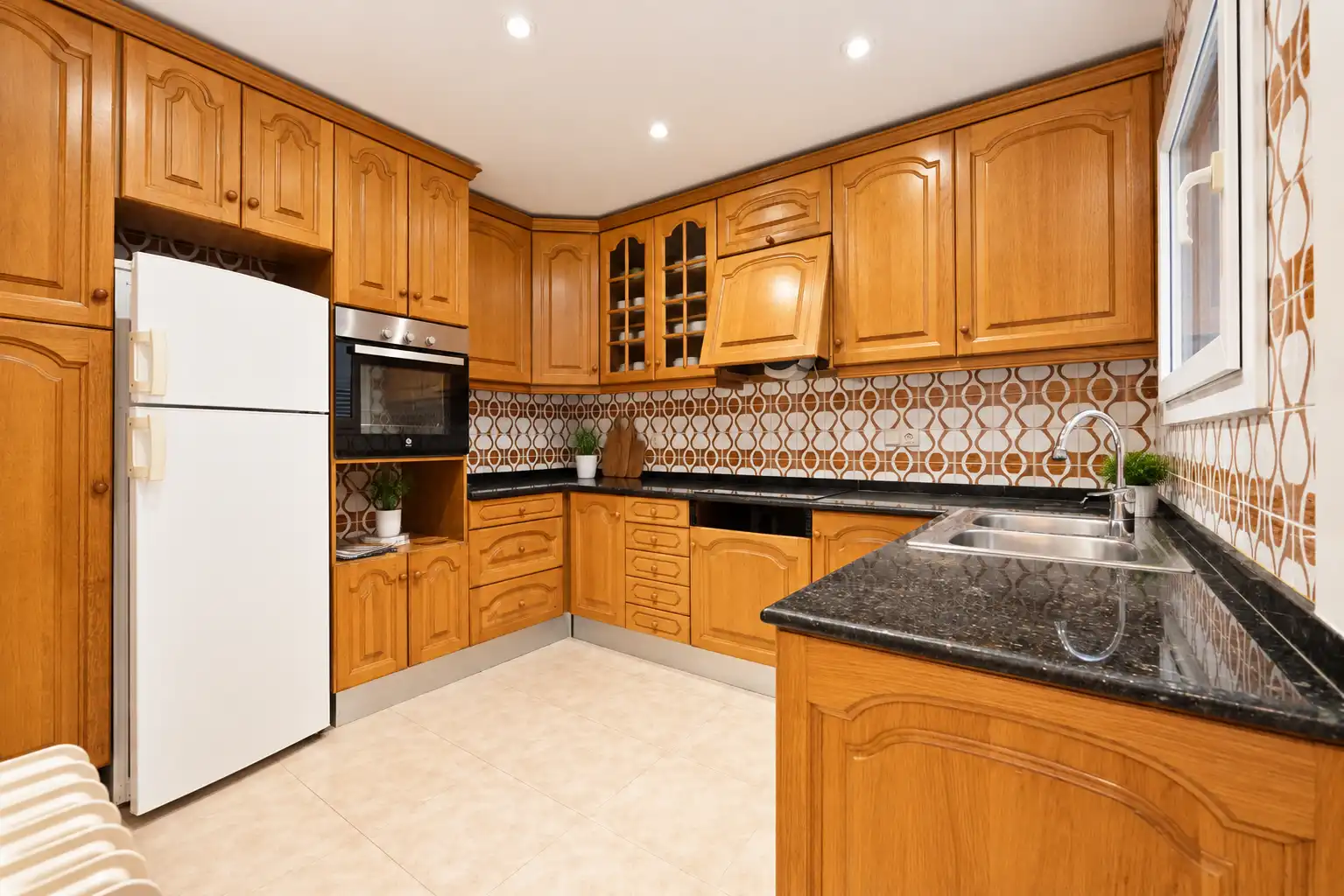 Kitchen of Flat for rent in Verges  with Heating and Terrace