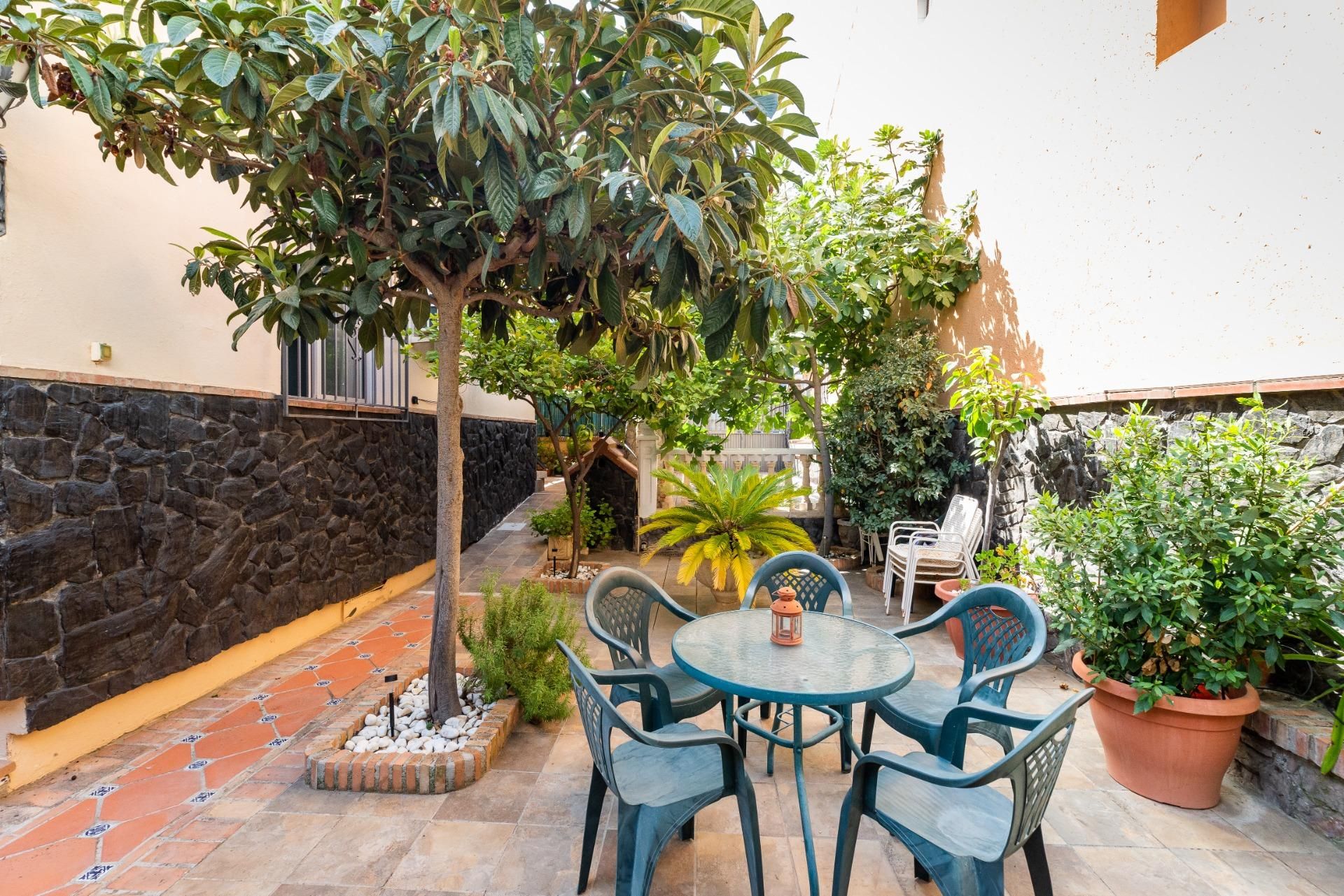 Jardín de Casa adosada en venta en La Zubia con Aire acondicionado y Jardín privado