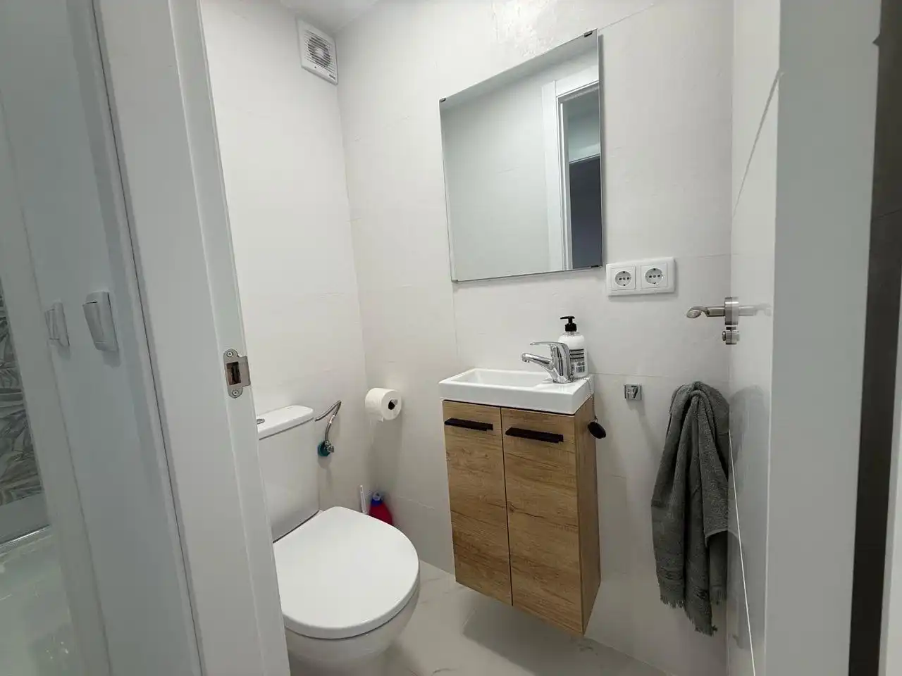 Baño de Piso de alquiler en Córdoba con Aire acondicionado, Calefacción y Amueblado