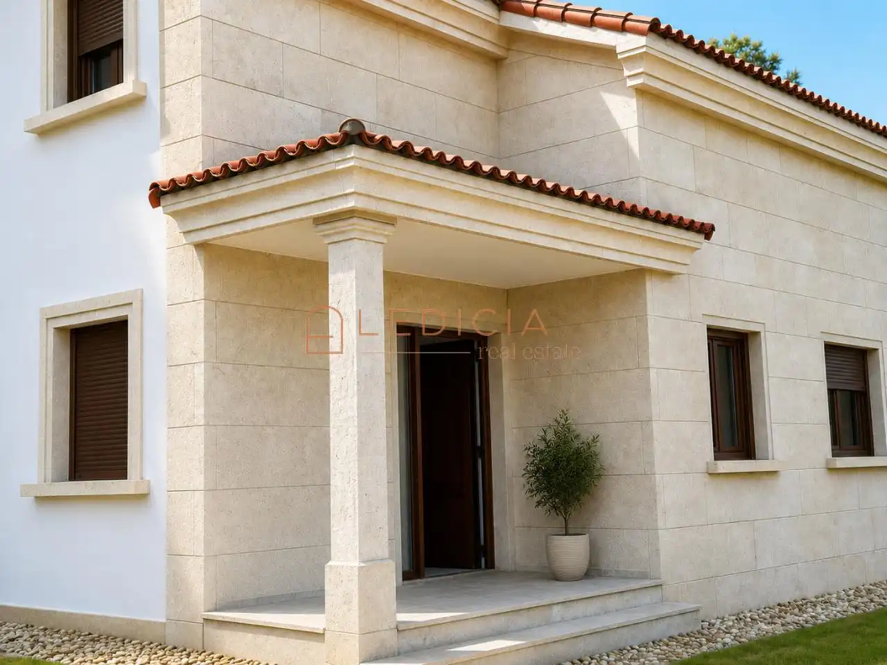 Casa o xalet en venda en Pontevedra Capital  amb Calefacció, Jardí privat i Terrassa