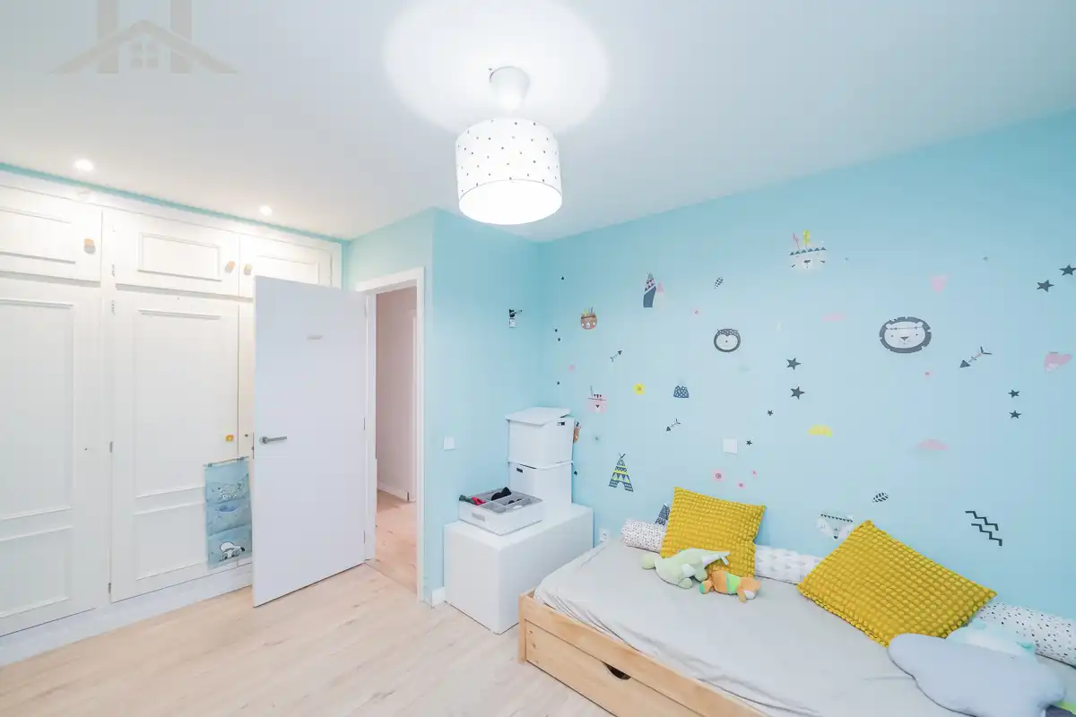 Habitación de Dúplex en venta en Sevilla la Nueva con Aire acondicionado, Calefacción y Balcón