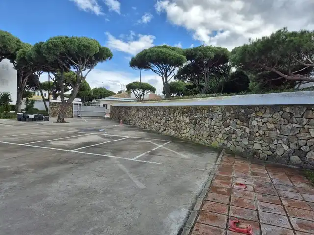 Aparcament de Apartament en venda en Chiclana de la Frontera amb Terrassa, Moblat i Piscina comunitària