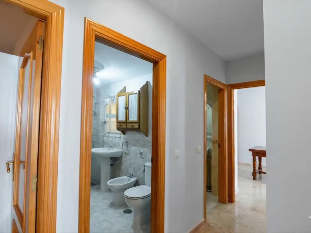 Bathroom of Flat for sale in Fuengirola  with Air Conditioner, Private garden and Terrace