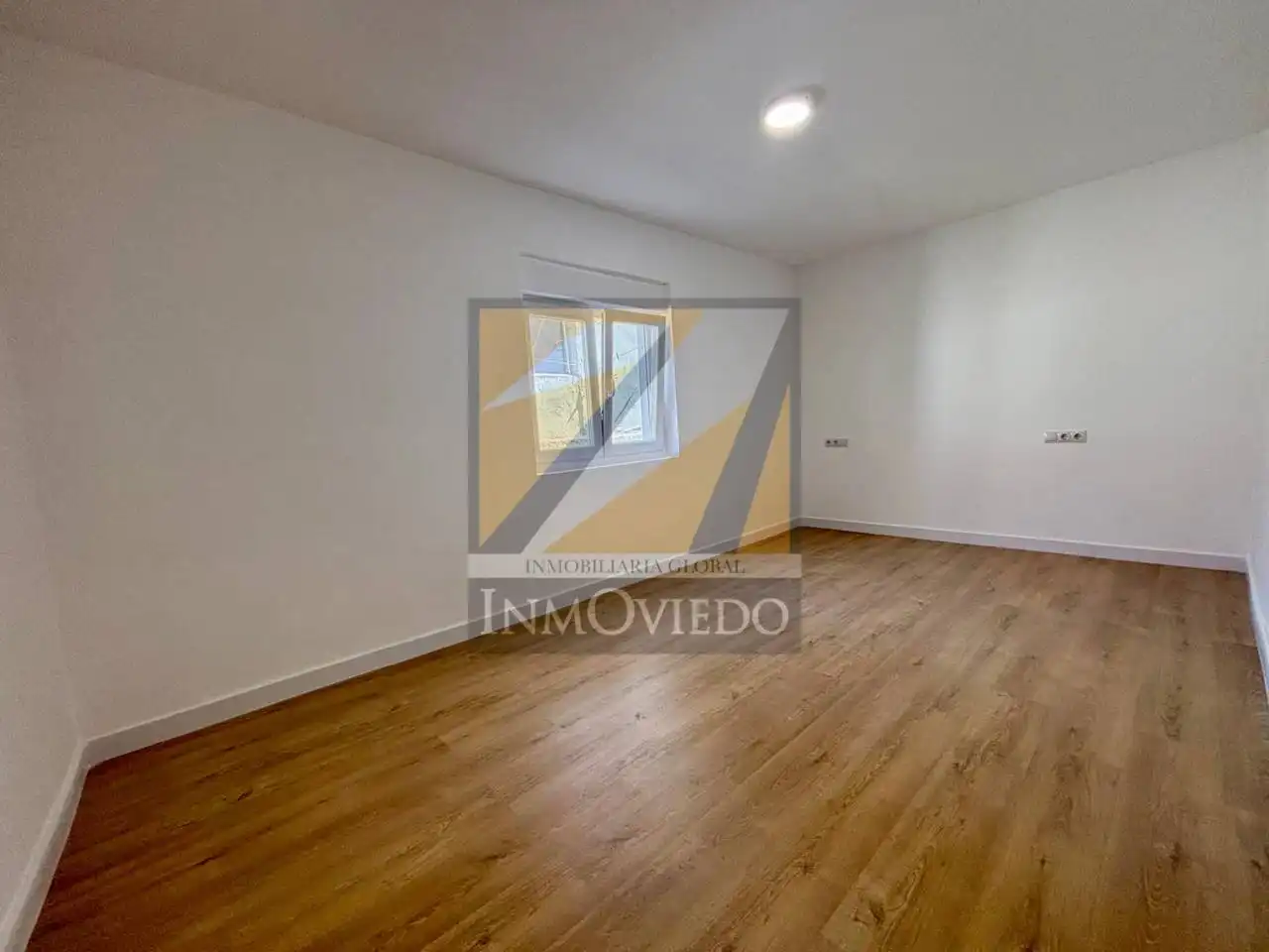 Piso en venta en Oviedo  con Terraza
