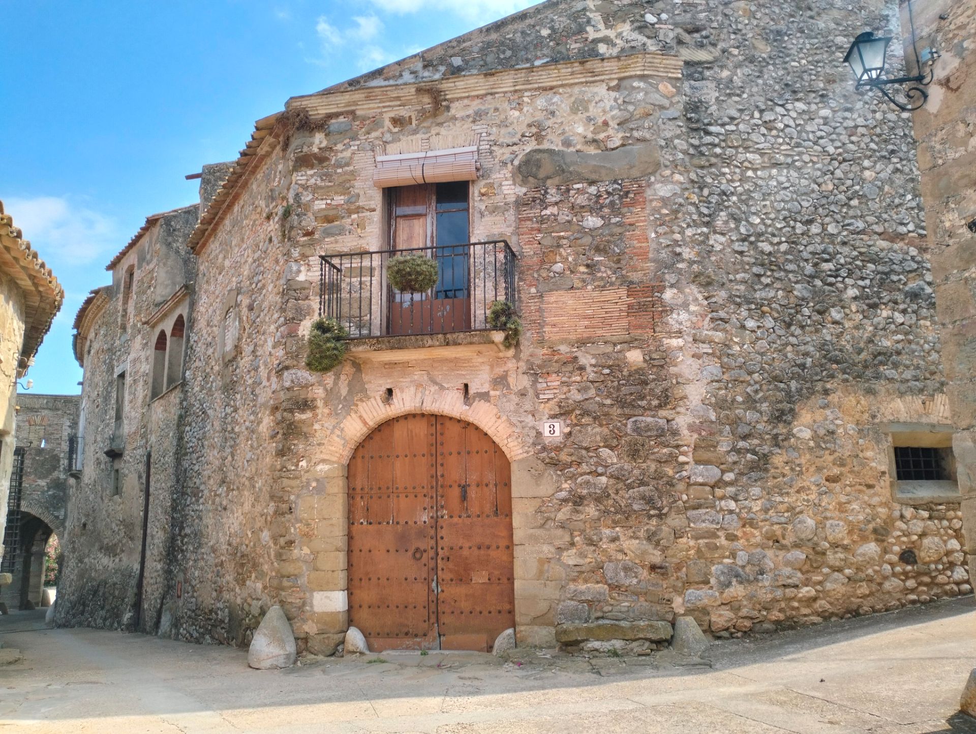 Exterior view of Country house for sale in Vilopriu  with Terrace and Balcony