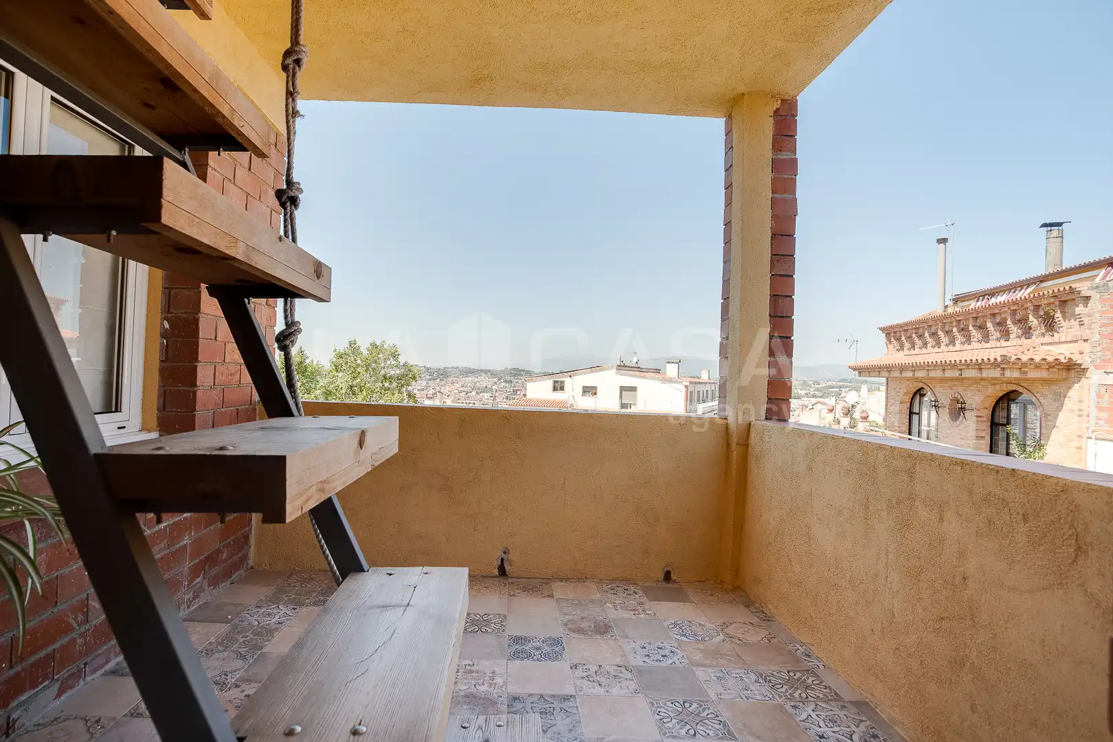 Terrasse von Einfamilien-Reihenhaus zum Verkauf in Les Franqueses del Vallès mit Klimaanlage, Heizung und Parkett