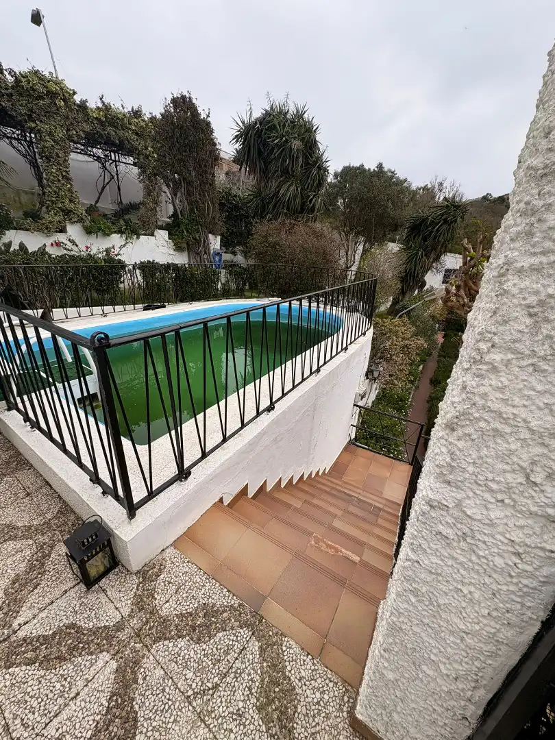 Piscina de Casa o xalet en venda en Ceuta amb Aire condicionat, Calefacció i Jardí privat