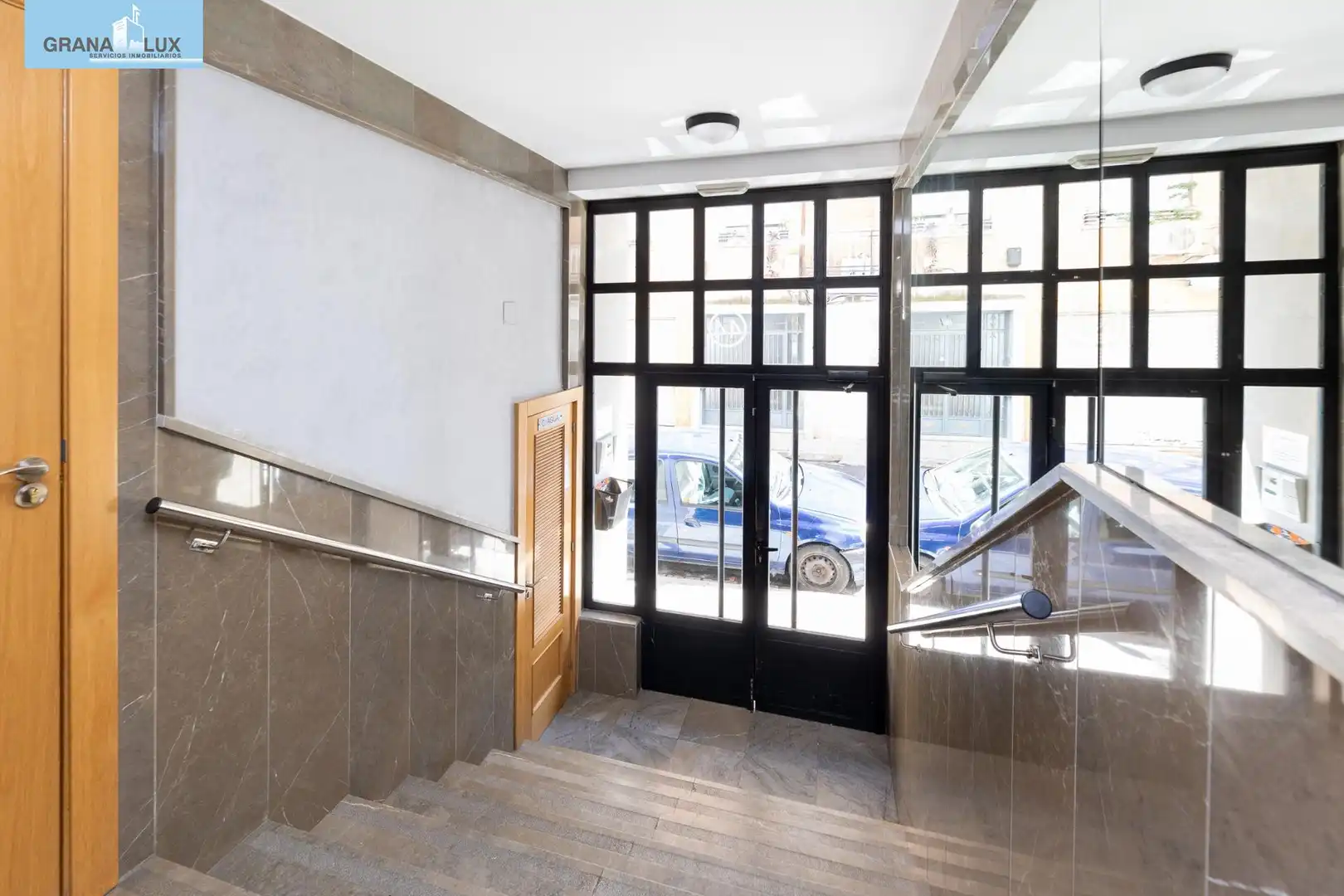 Piso con ascensor en venta en Calle Santa Adela, imagen 3
