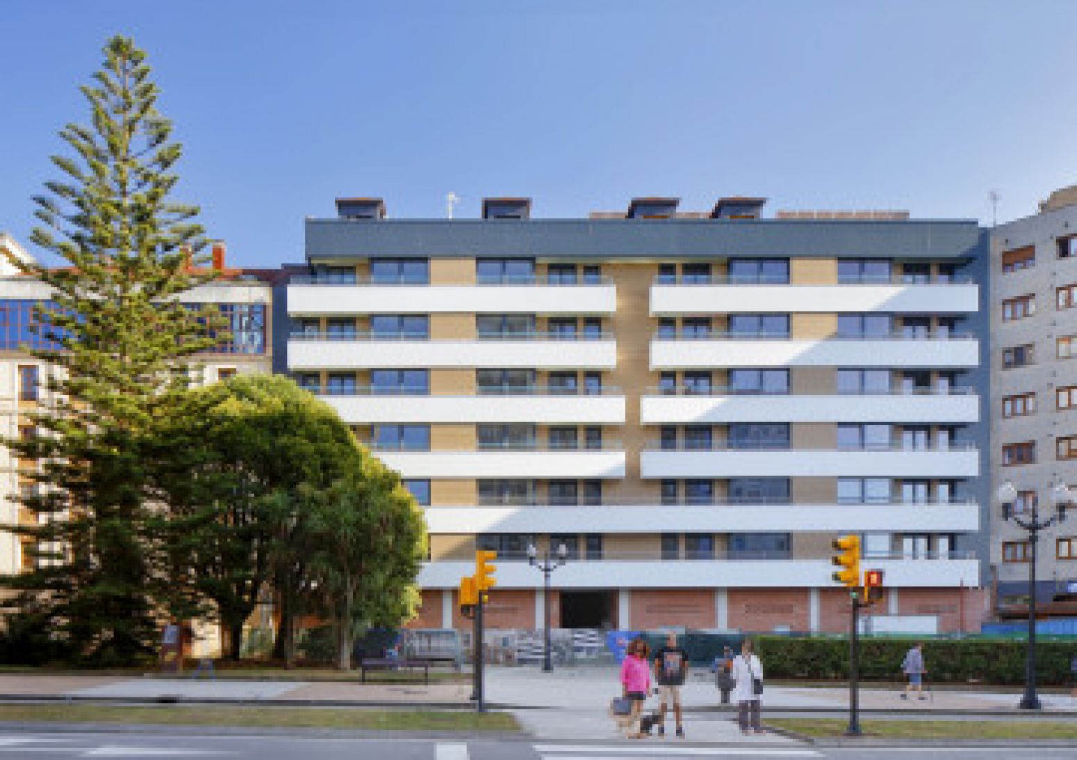 Vista exterior de Piso de alquiler en Gijón  con Calefacción, Terraza y Trastero