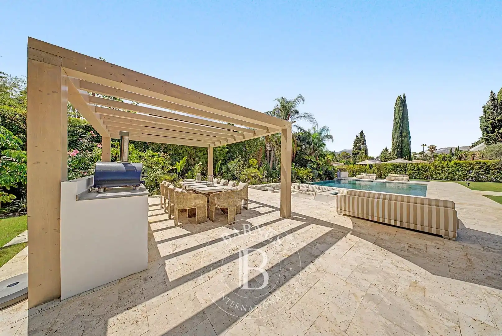 Garden of Houses for sale in Marbella  with Air Conditioner, Heating and Swimming Pool