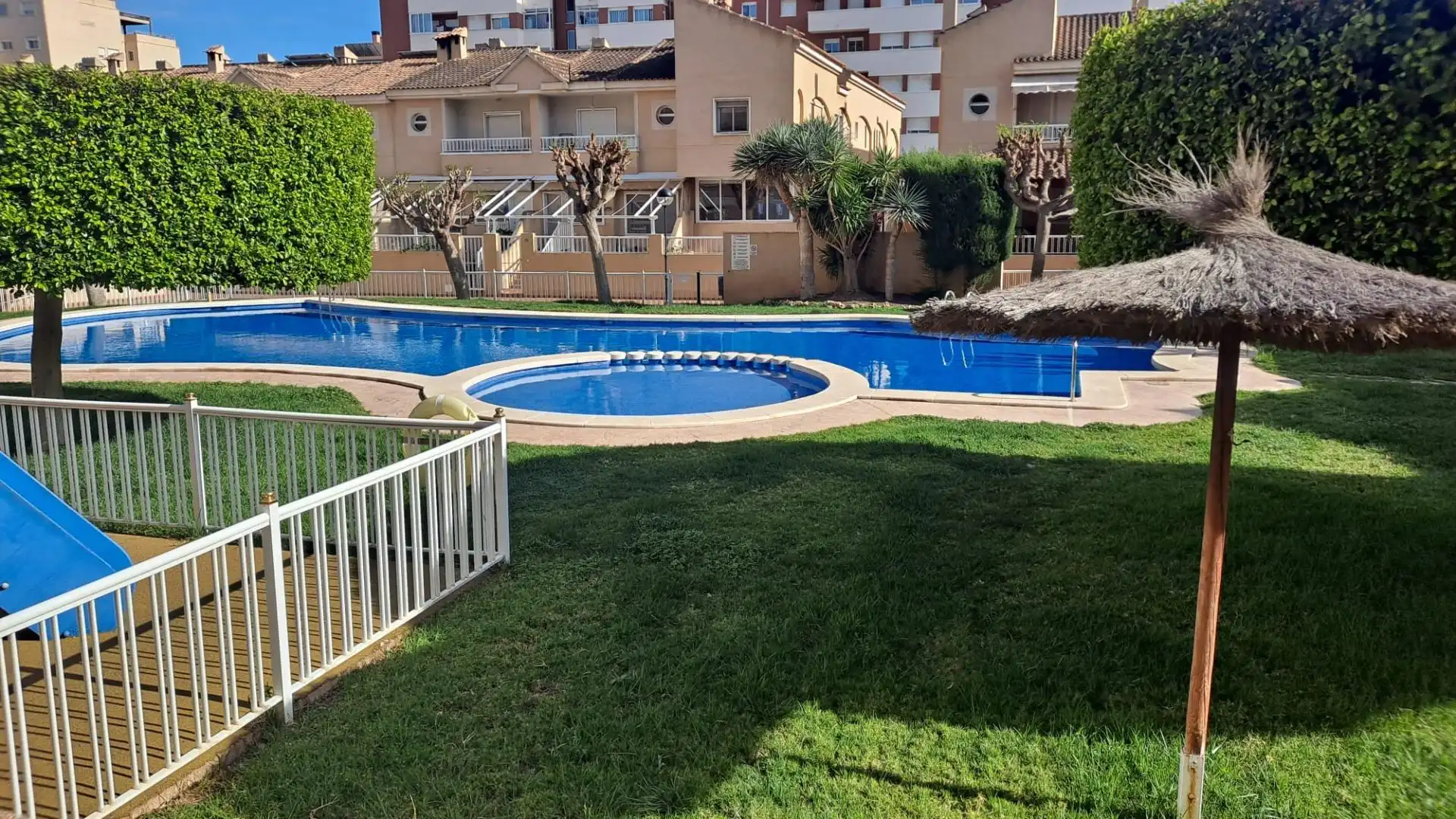 Piscina de Pis en venda en Elche / Elx amb Aire condicionat, Calefacció i Terrassa