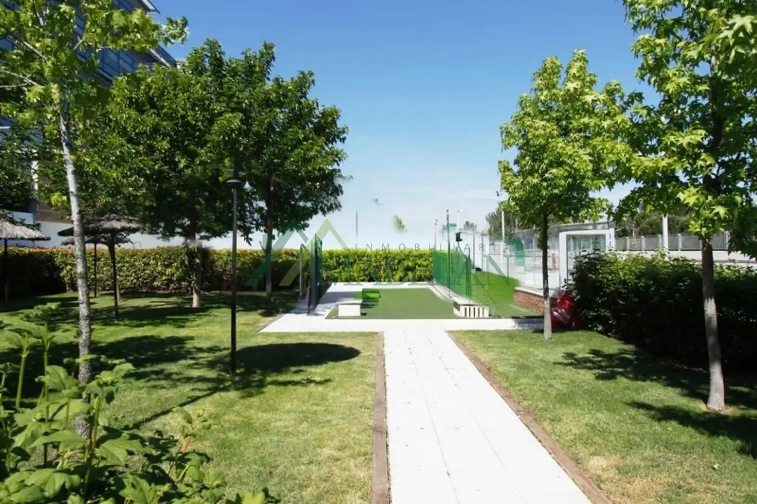 Terrace of Flat for rent in Madrid  with Air Conditioner, Private garden and Storage room