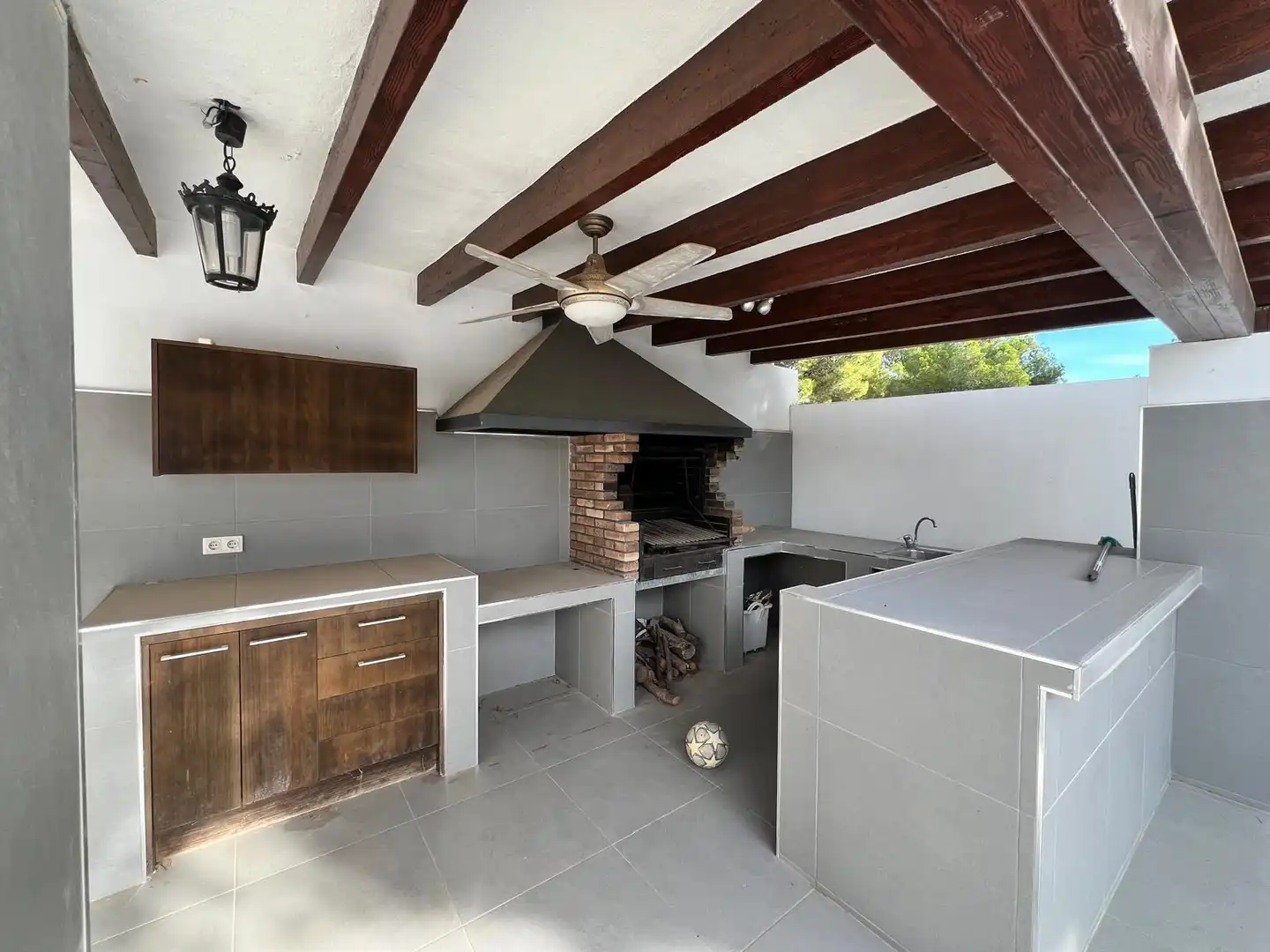 Cuina de Casa o xalet en venda en La Nucia amb Jardí privat, Terrassa i Piscina