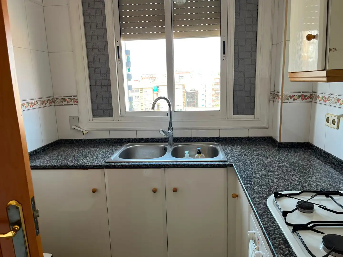 Kitchen of Flat for sale in Sabadell  with Air Conditioner, Heating and Oven
