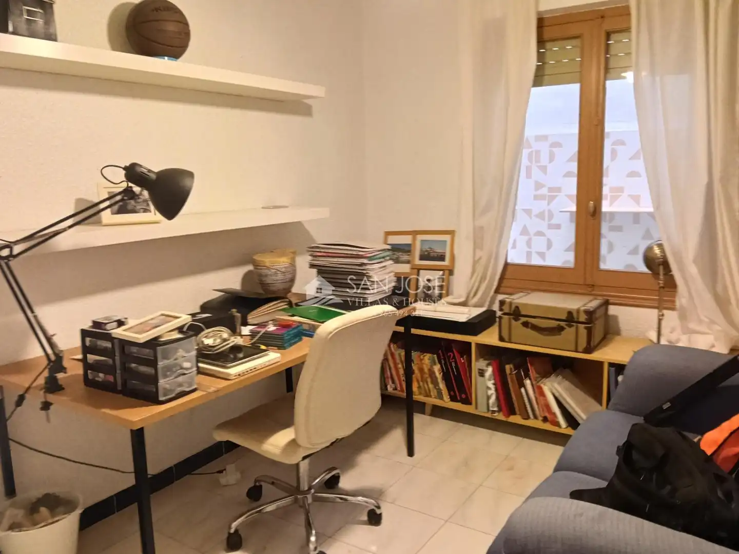 Dormitori de Pis en venda en Aspe amb Terrassa i Balcó