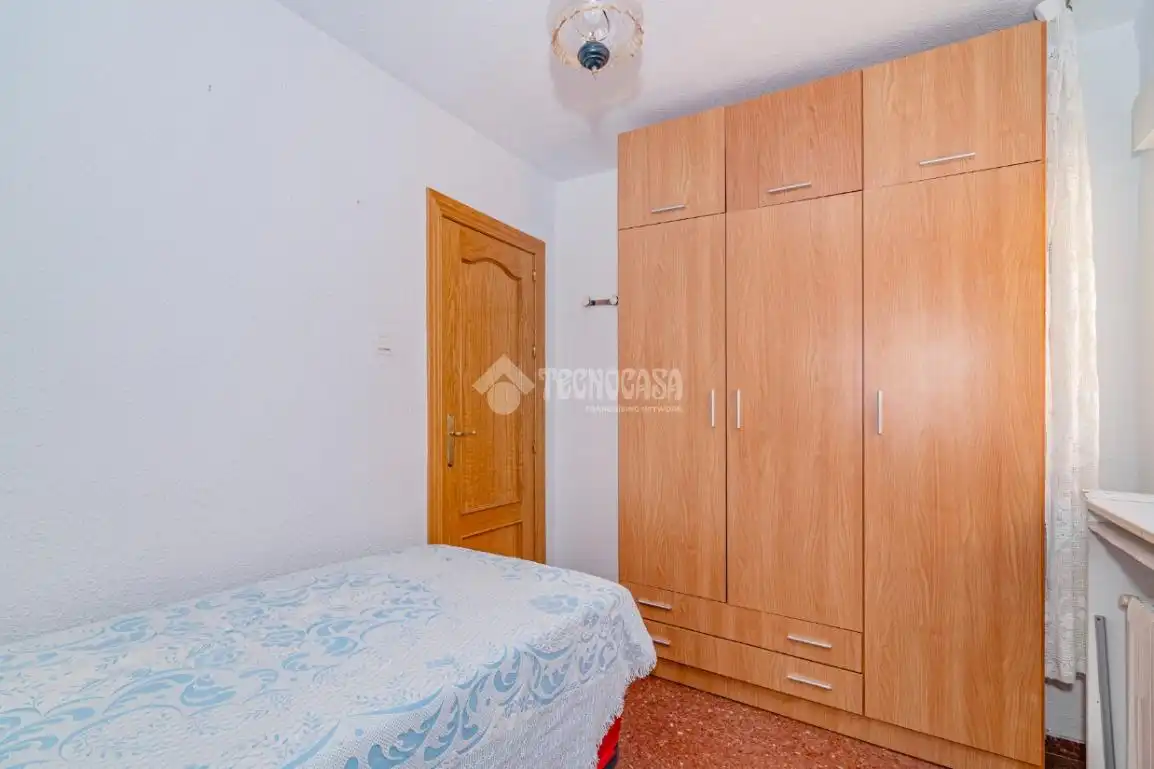 Habitación de Piso en venta en Granada con Calefacción y Balcón
