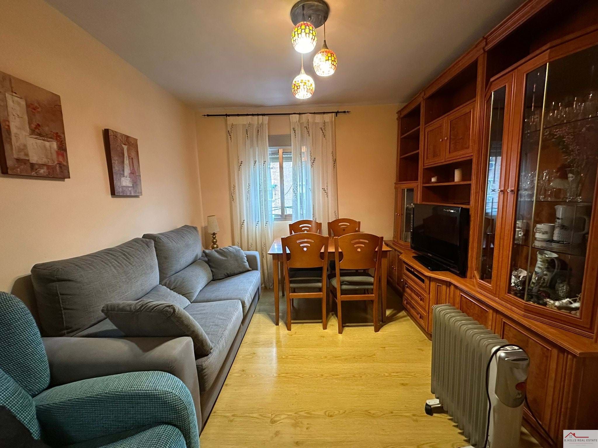 Sala d'estar de Pis en venda en  Madrid Capital