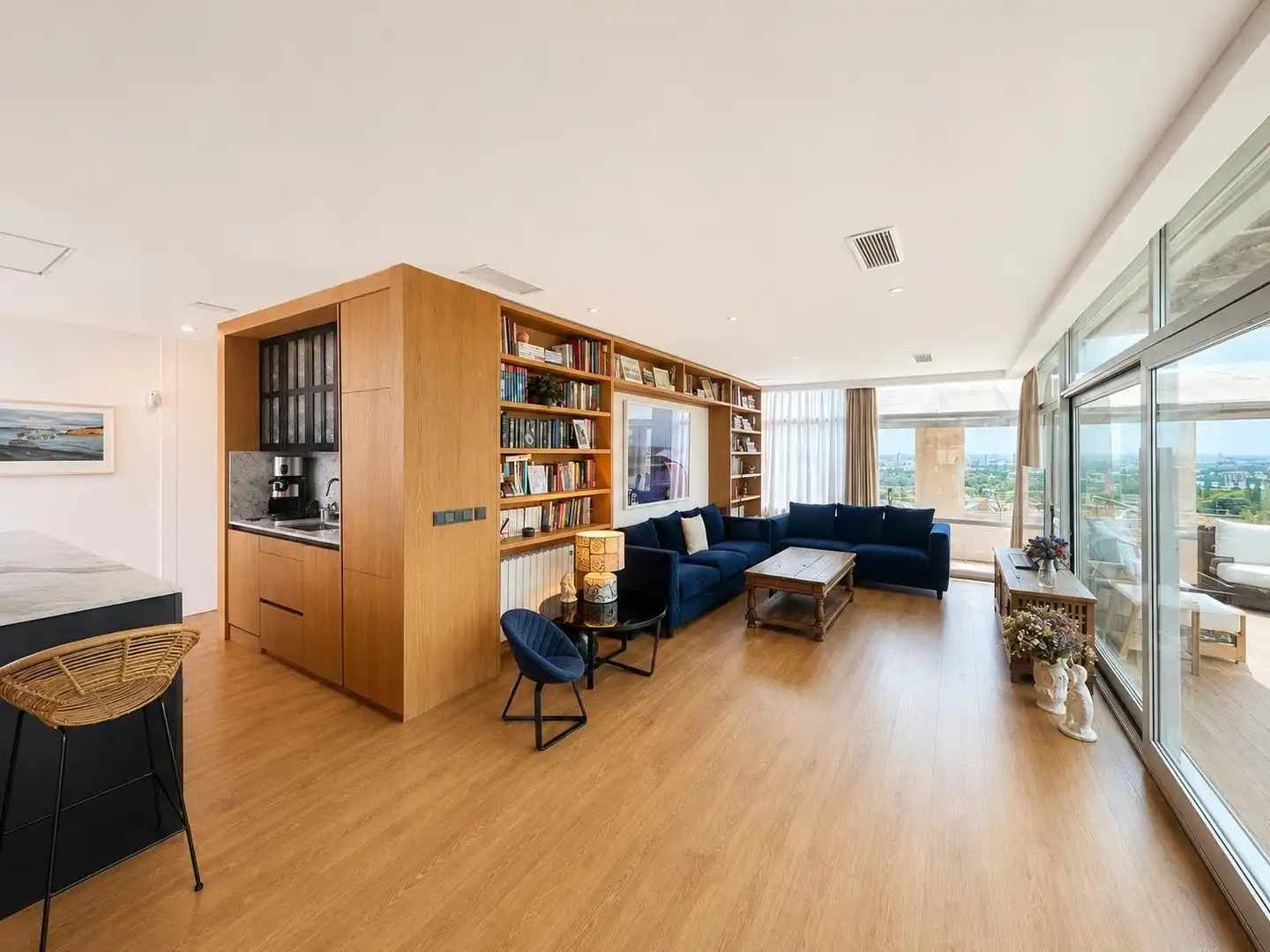 Sala de estar de Ático en venta en Tomares con Aire acondicionado, Calefacción y Jardín privado