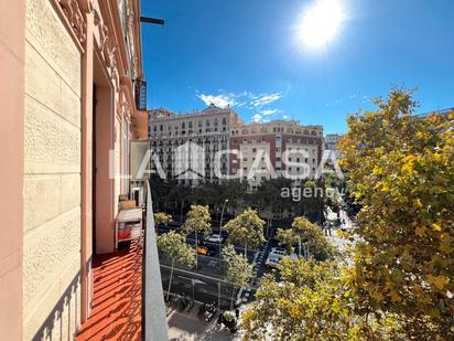 Vista exterior de Pis en venda en  Barcelona Capital amb Aire condicionat, Calefacció i Balcó