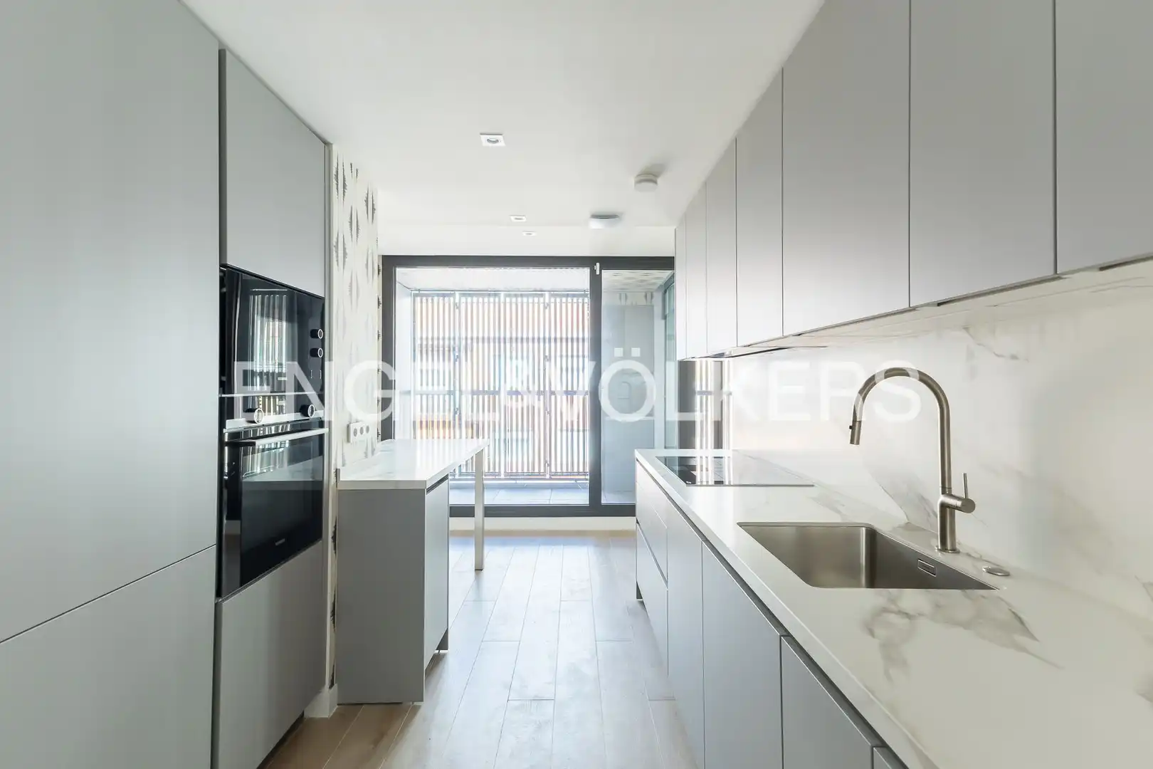Cocina de Piso en venta en Madrid con Aire acondicionado, Calefacción y Jardín privado